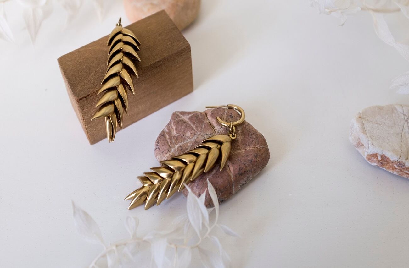 Copper botanical motif earrings