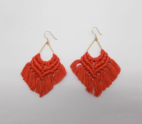 Macrame silken cotton red earrings