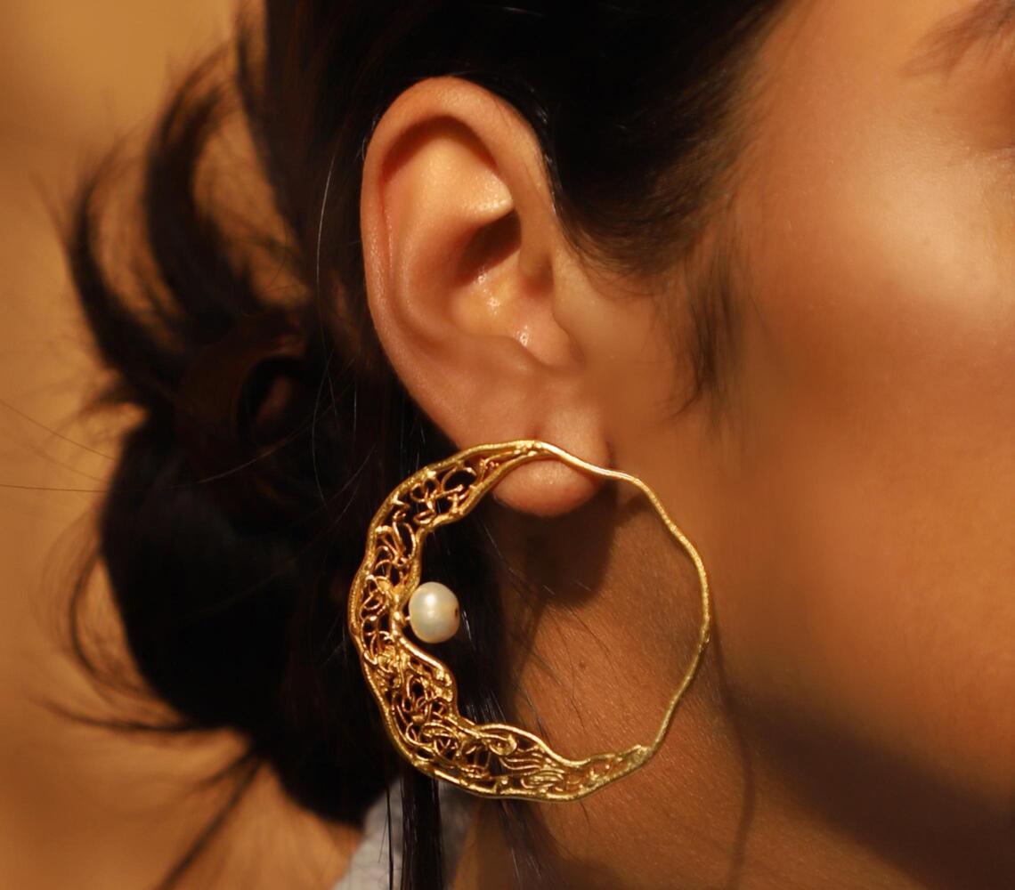 14k gold-plated brass & faux pearl stud earrings