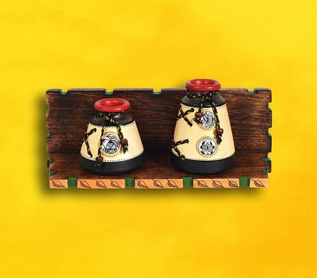 Madhubani pots & wooden shelf