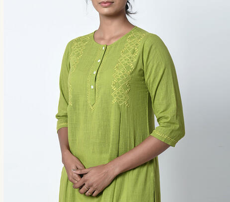 Chikankari hand embroidered box pleated kurta