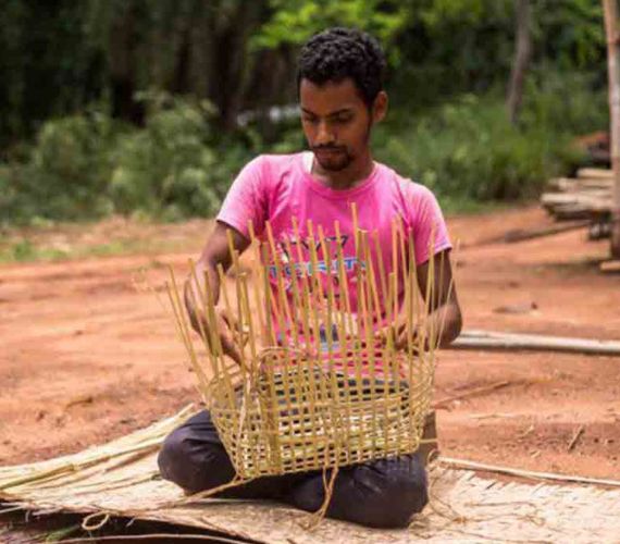 Hand weaving Bamboo