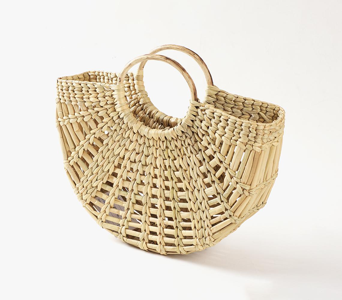 Woven straw earthy handbag
