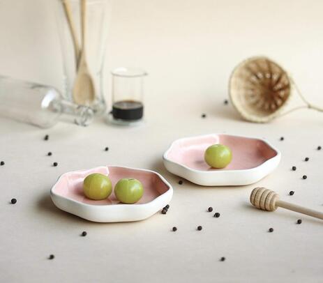 Ceramic blush scalloped plates