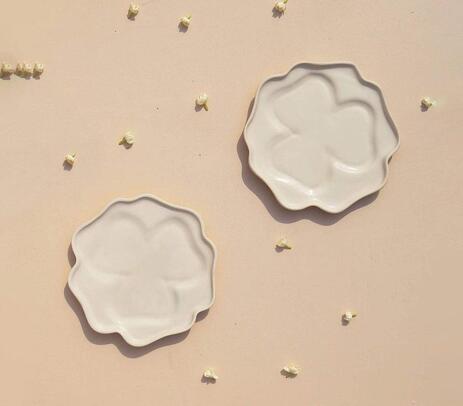 Ceramic blush clover plates