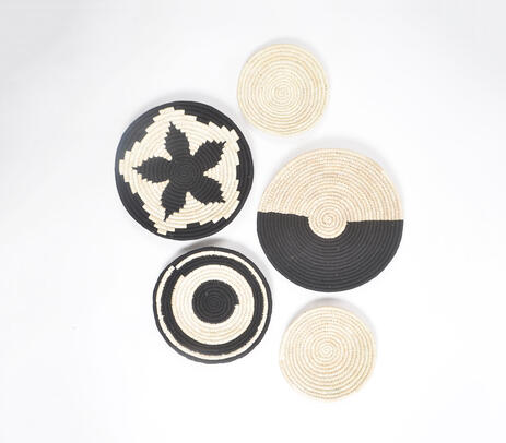 Handwoven sabai grass monotone wall plates