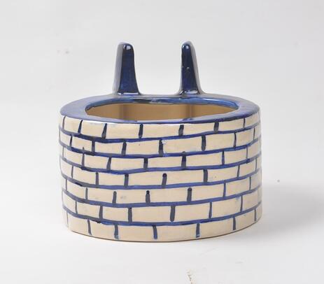 Pottery ceramic well-shaped planter