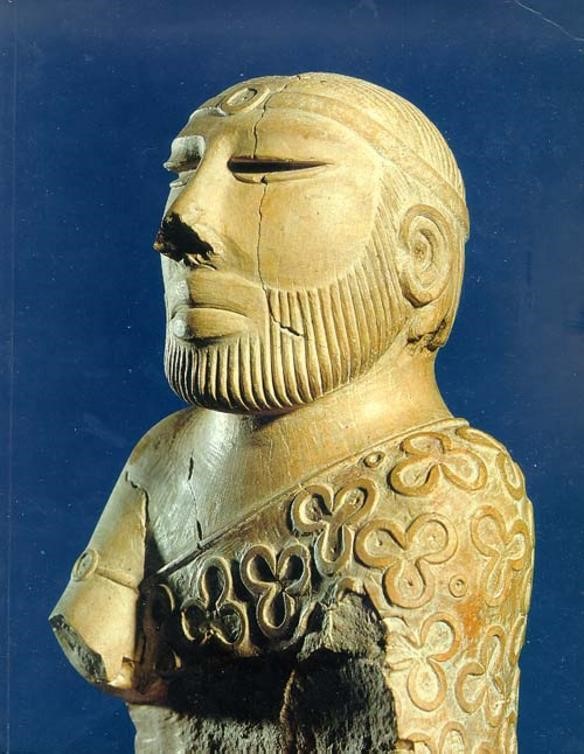 King-Priest statue from Mohenjo-Daro showcasing a draped shawl bearing Ajrakh block printing