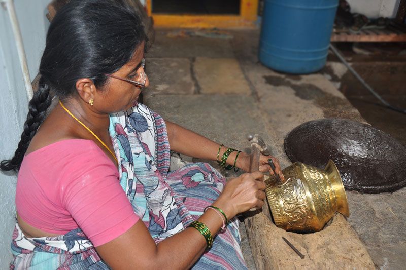 Artisan practising Pembarthi metal craft