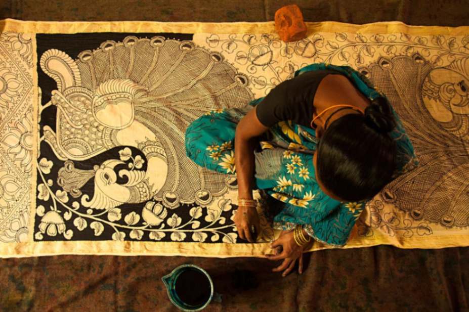Artisan practising Machilipatnam Kalamkari